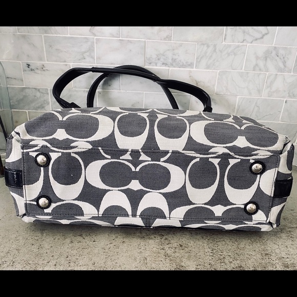 Coach Jacquard with Black Patent Leather Satchel - Picture 5 of 8